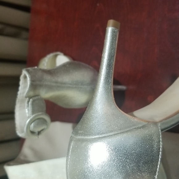 Ladies Shoes - Picture 5 of 6